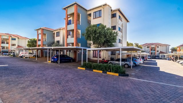 2 Bedroom Property for Sale in Greenstone Hill Gauteng