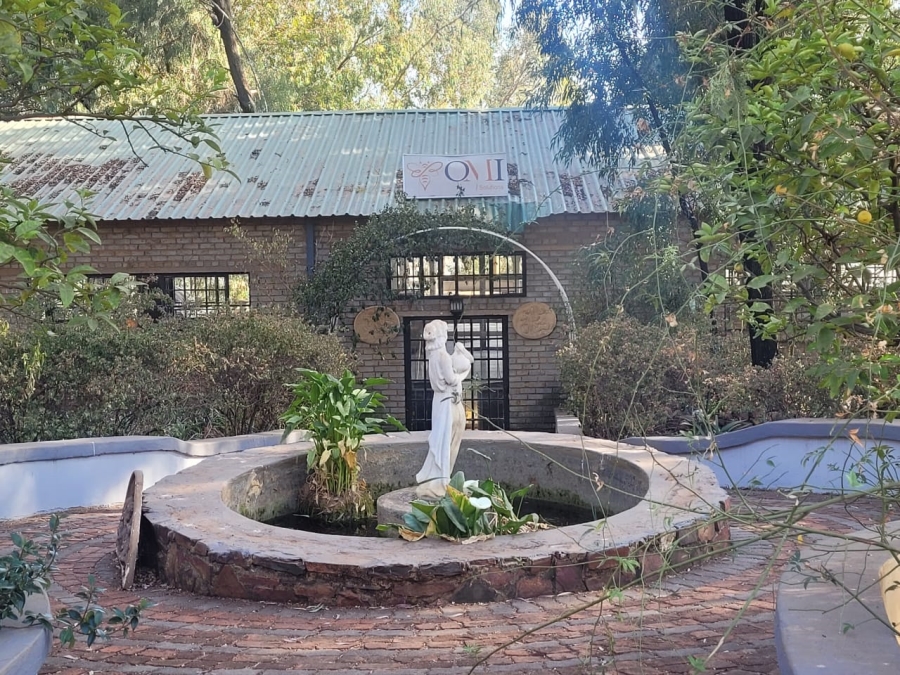 To Let commercial Property for Rent in Doornkloof Gauteng