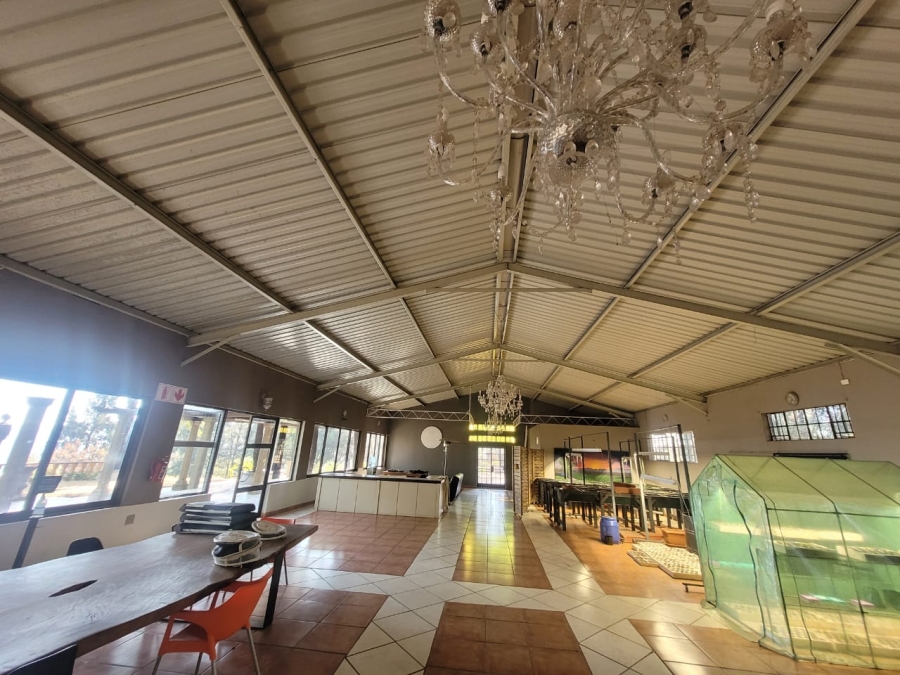 To Let commercial Property for Rent in Doornkloof Gauteng