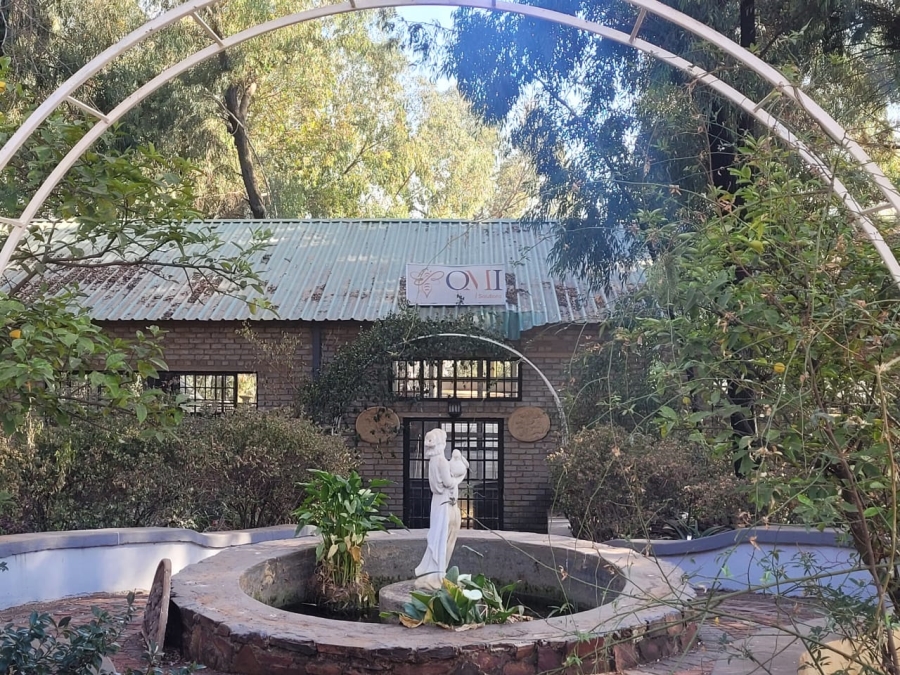 To Let commercial Property for Rent in Doornkloof Gauteng