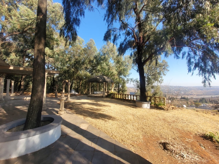 To Let commercial Property for Rent in Doornkloof Gauteng
