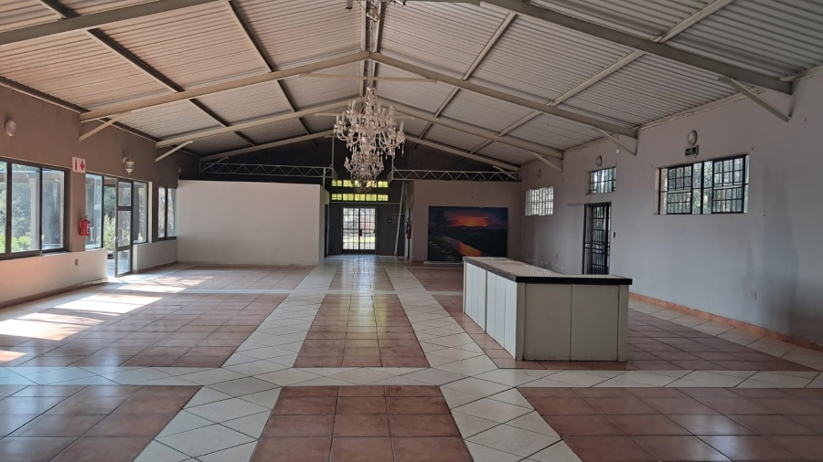To Let commercial Property for Rent in Doornkloof Gauteng