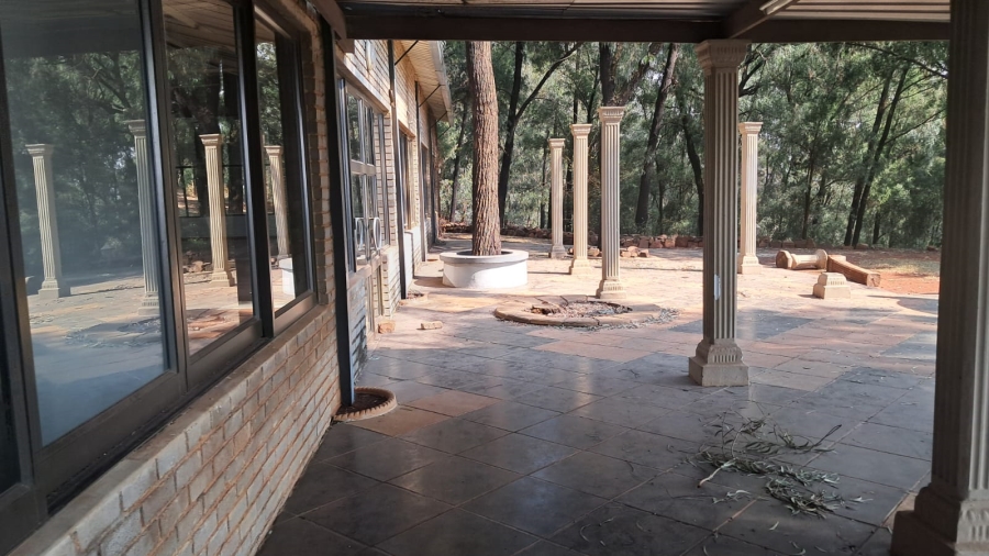 To Let commercial Property for Rent in Doornkloof Gauteng