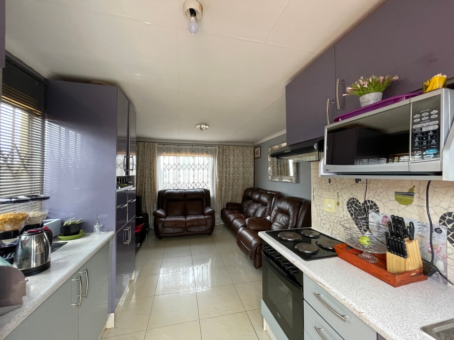 2 Bedroom Property for Sale in Protea Glen Gauteng