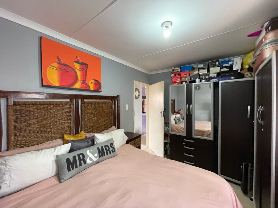 2 Bedroom Property for Sale in Protea Glen Gauteng
