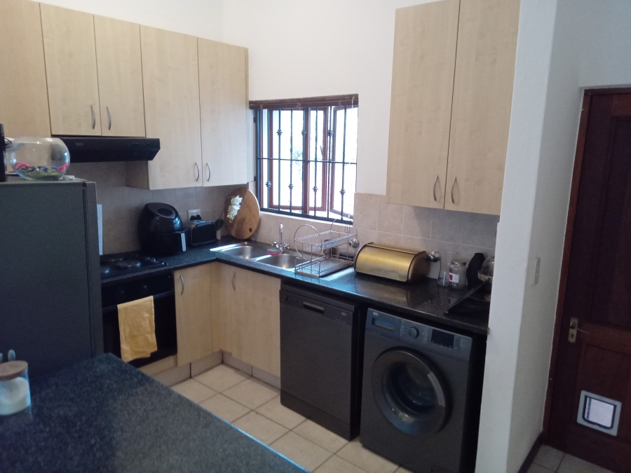To Let 2 Bedroom Property for Rent in Paulshof Gauteng