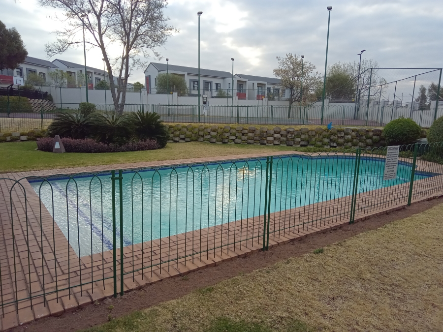 To Let 2 Bedroom Property for Rent in Paulshof Gauteng