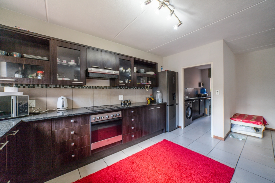 To Let 3 Bedroom Property for Rent in Fourways Gauteng