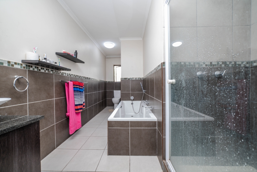To Let 3 Bedroom Property for Rent in Fourways Gauteng