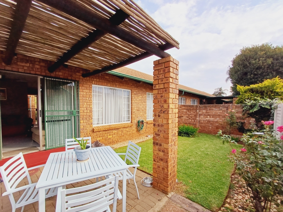 2 Bedroom Property for Sale in Moreleta Park Gauteng
