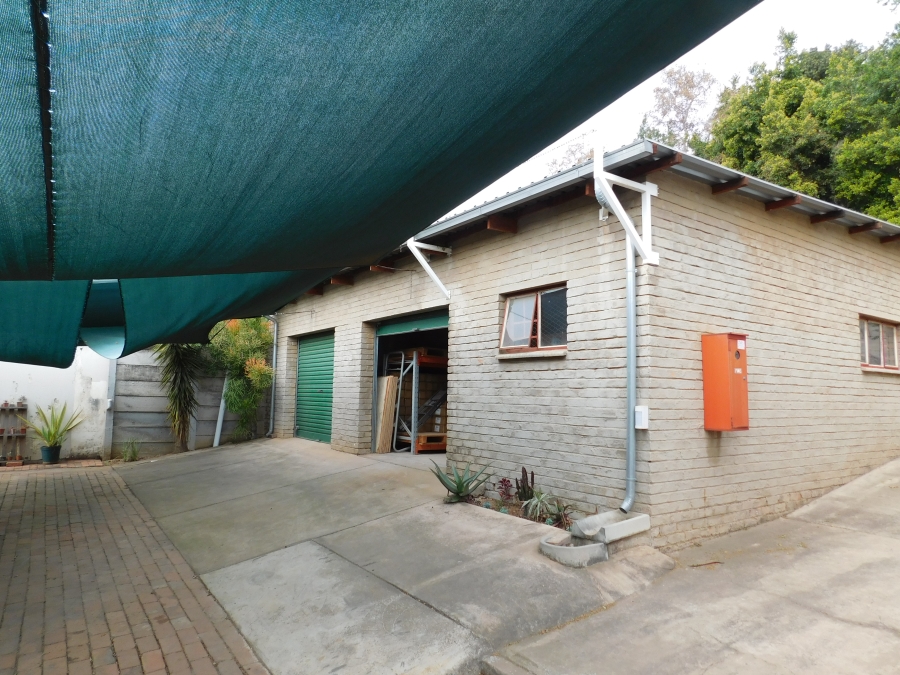 7 Bedroom Property for Sale in Riviera Gauteng