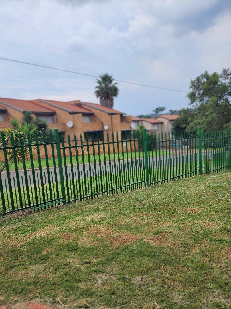 To Let 3 Bedroom Property for Rent in Roodekrans Gauteng