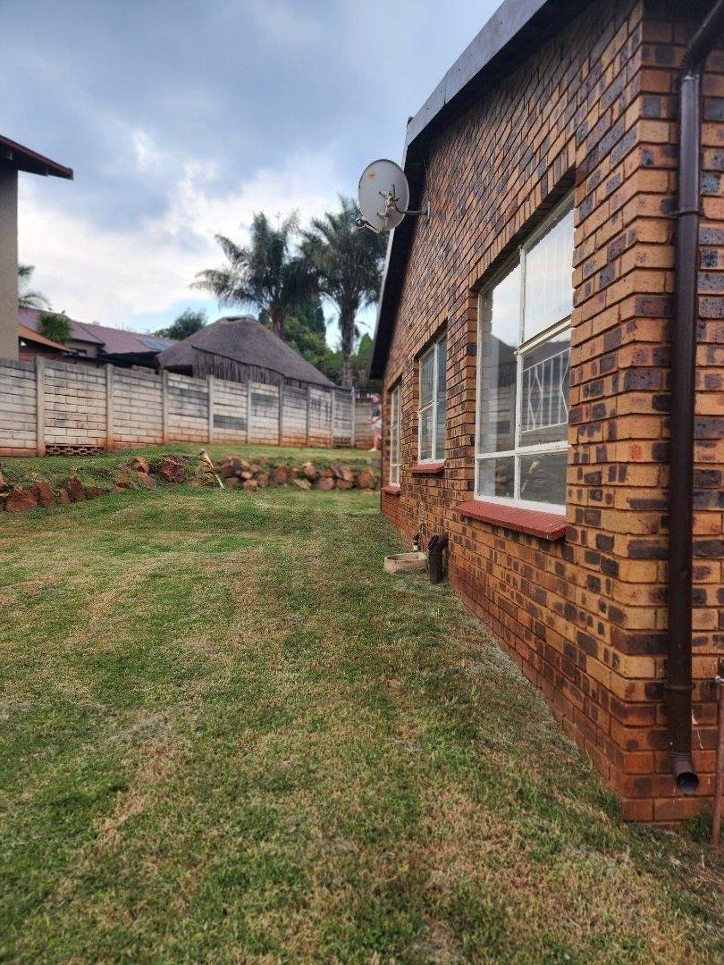 To Let 3 Bedroom Property for Rent in Roodekrans Gauteng