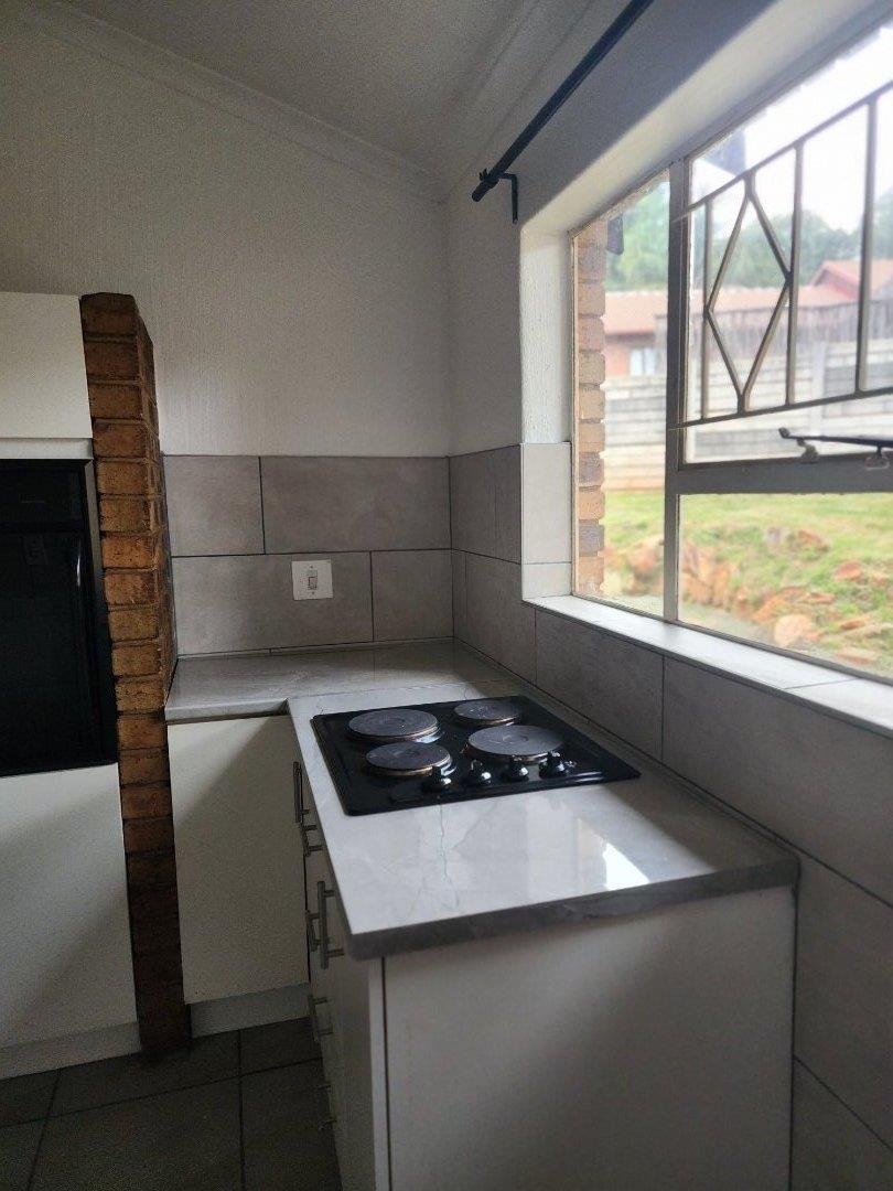 To Let 3 Bedroom Property for Rent in Roodekrans Gauteng