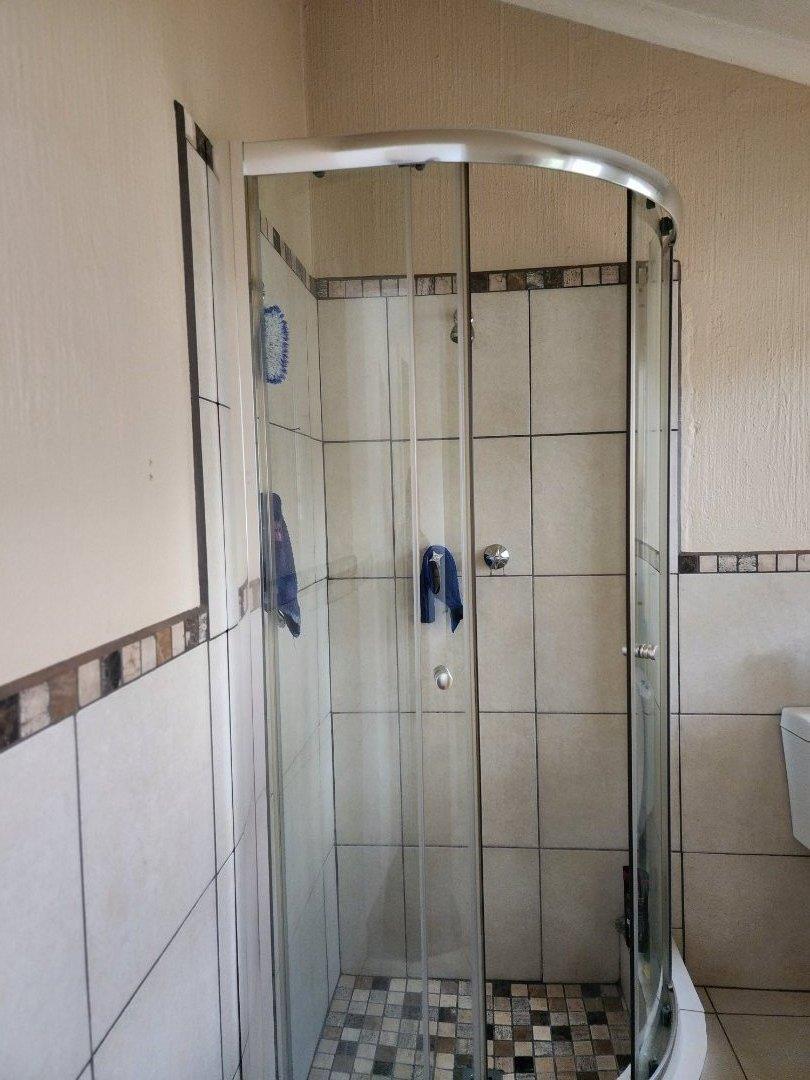 To Let 3 Bedroom Property for Rent in Roodekrans Gauteng