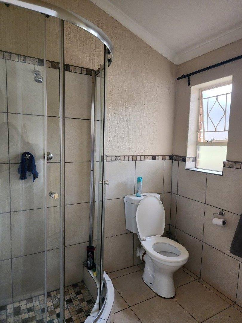 To Let 3 Bedroom Property for Rent in Roodekrans Gauteng