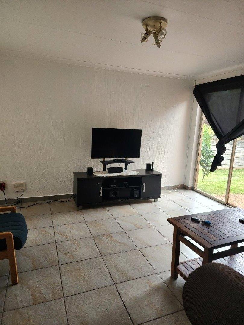 To Let 3 Bedroom Property for Rent in Roodekrans Gauteng
