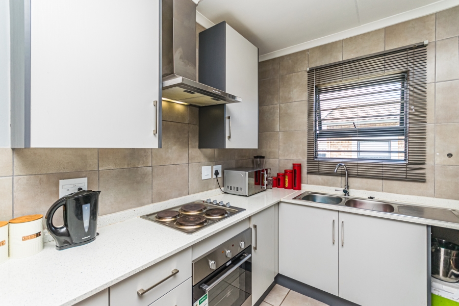 2 Bedroom Property for Sale in Groblerpark Gauteng