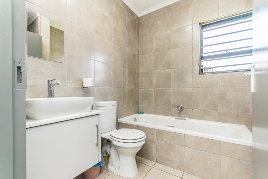 2 Bedroom Property for Sale in Groblerpark Gauteng