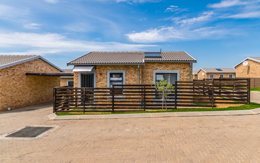 2 Bedroom Property for Sale in Groblerpark Gauteng