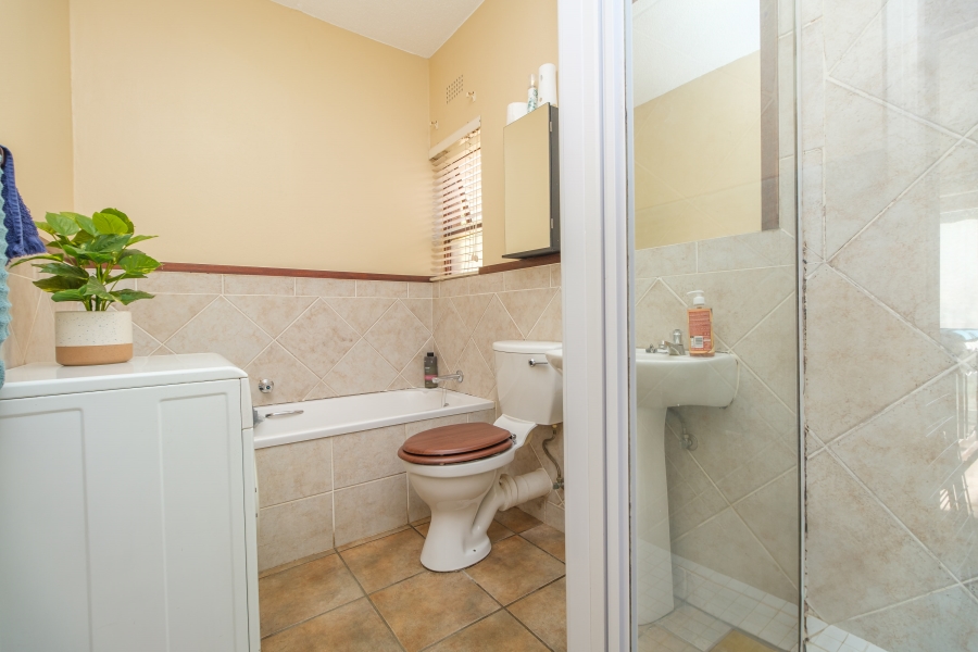 1 Bedroom Property for Sale in Lonehill Gauteng