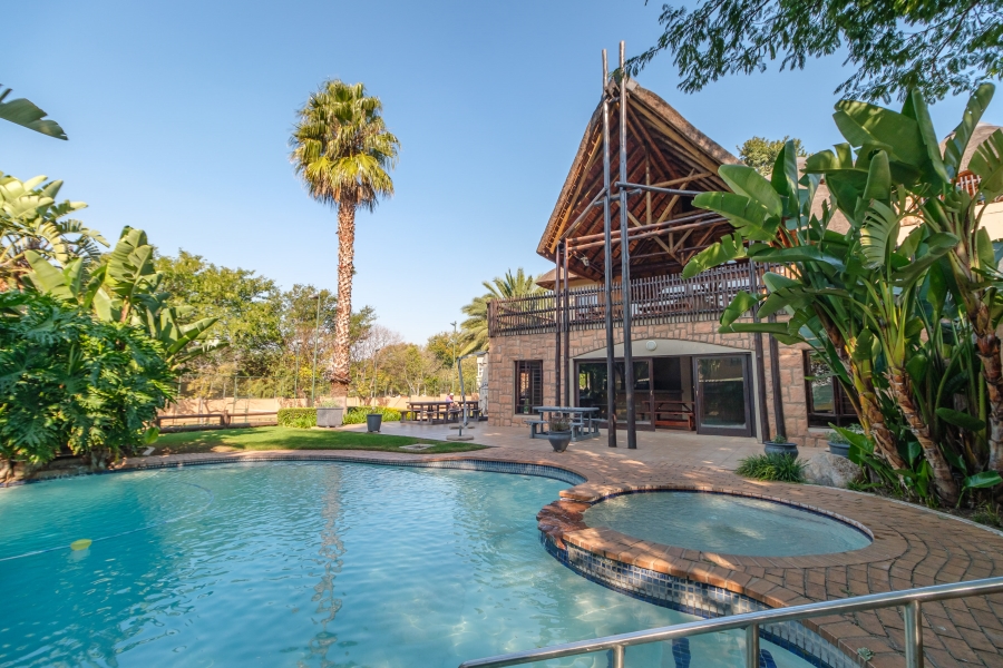 1 Bedroom Property for Sale in Lonehill Gauteng