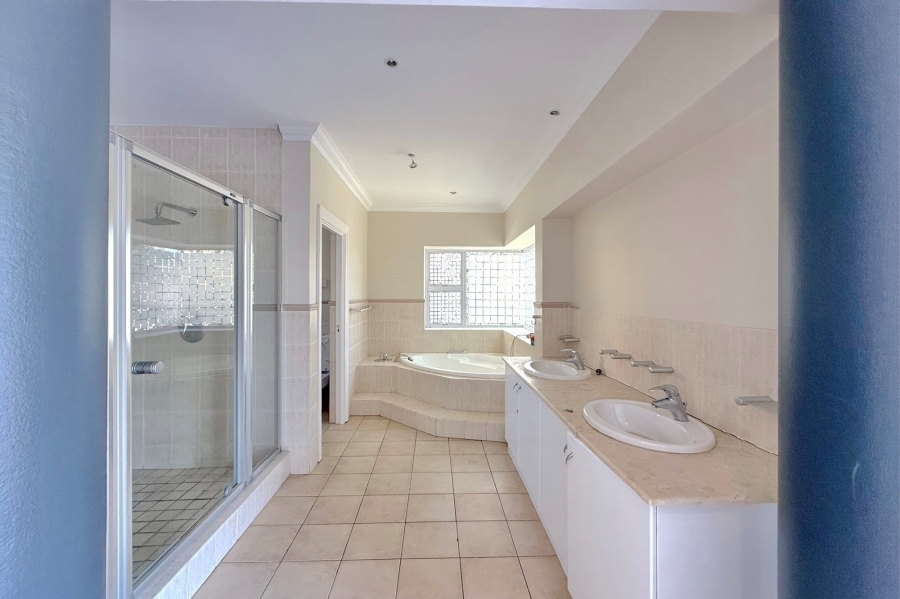 4 Bedroom Property for Sale in Dainfern Golf Estate Gauteng