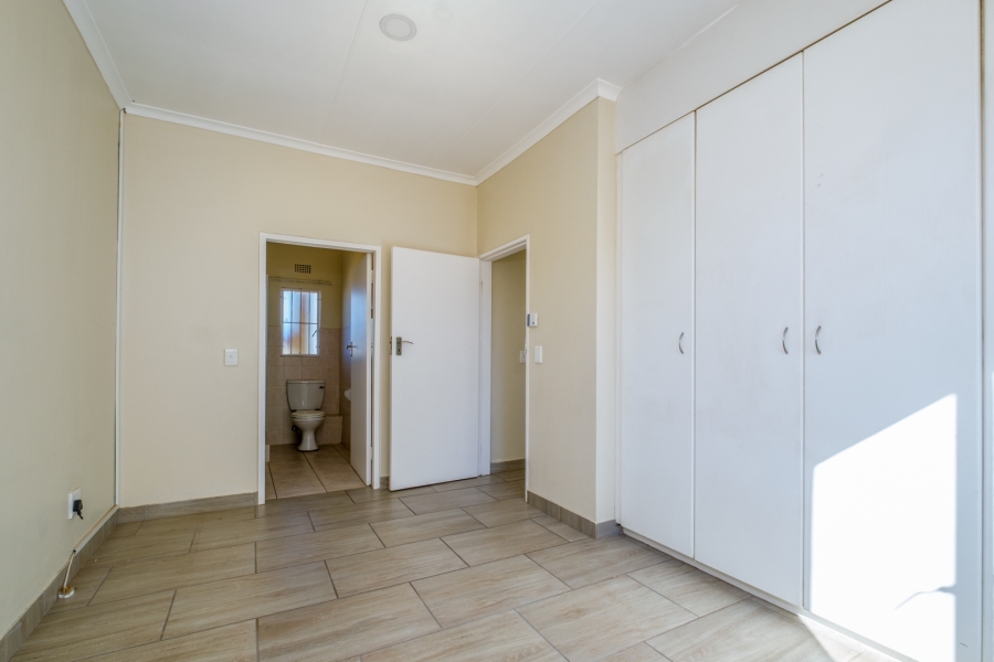 2 Bedroom Property for Sale in Sundowner Gauteng