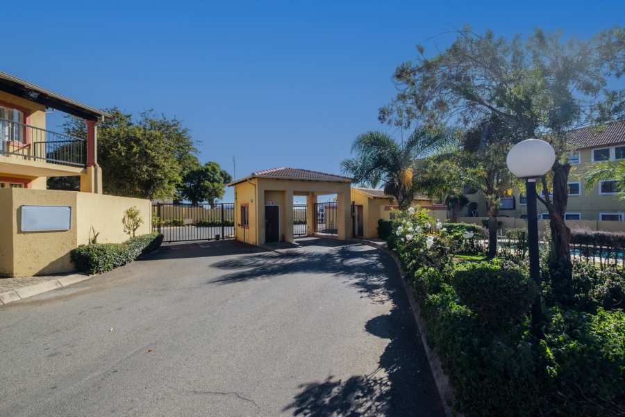 2 Bedroom Property for Sale in Sundowner Gauteng