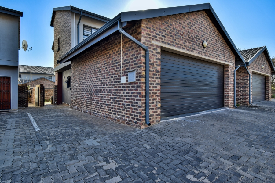 3 Bedroom Property for Sale in Doornpoort Gauteng