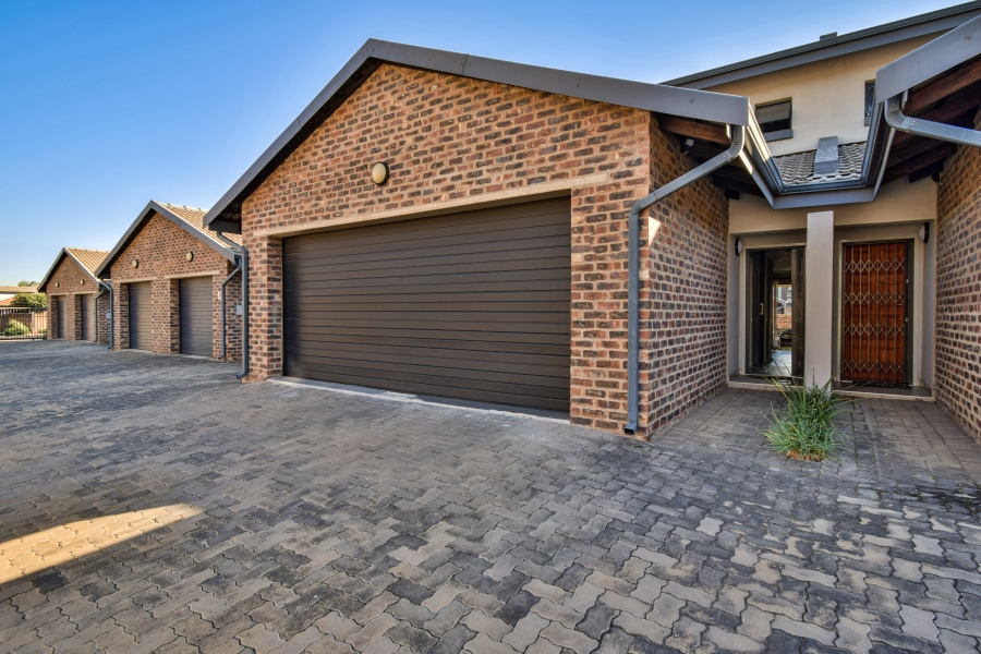 3 Bedroom Property for Sale in Doornpoort Gauteng