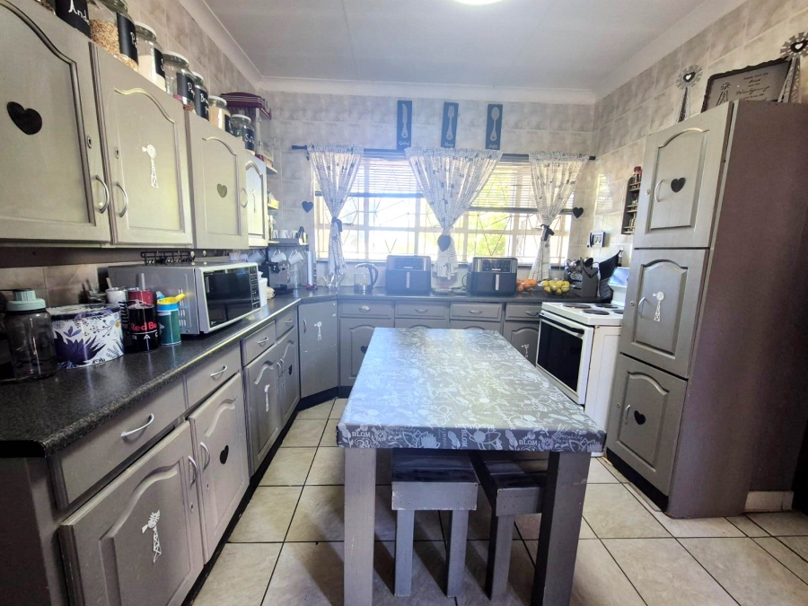 4 Bedroom Property for Sale in Sonland Park Gauteng