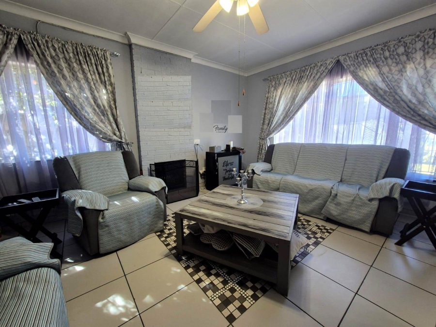4 Bedroom Property for Sale in Sonland Park Gauteng
