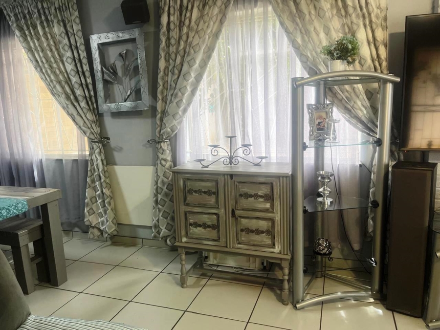 4 Bedroom Property for Sale in Sonland Park Gauteng