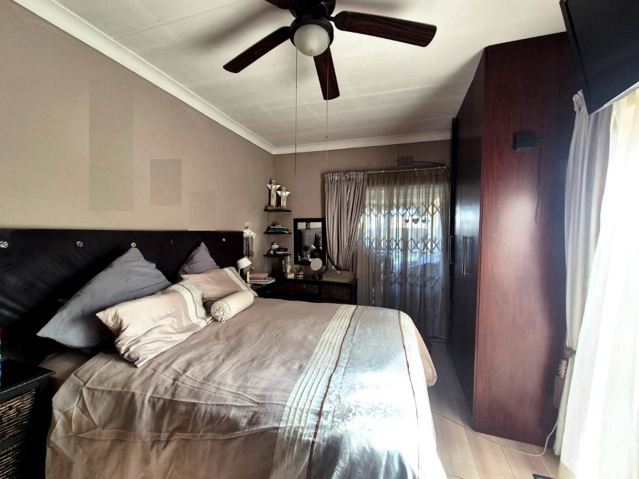 4 Bedroom Property for Sale in Sonland Park Gauteng