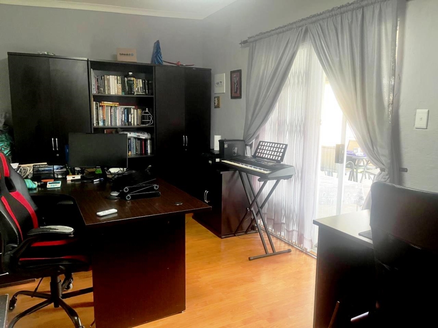 4 Bedroom Property for Sale in Sonland Park Gauteng