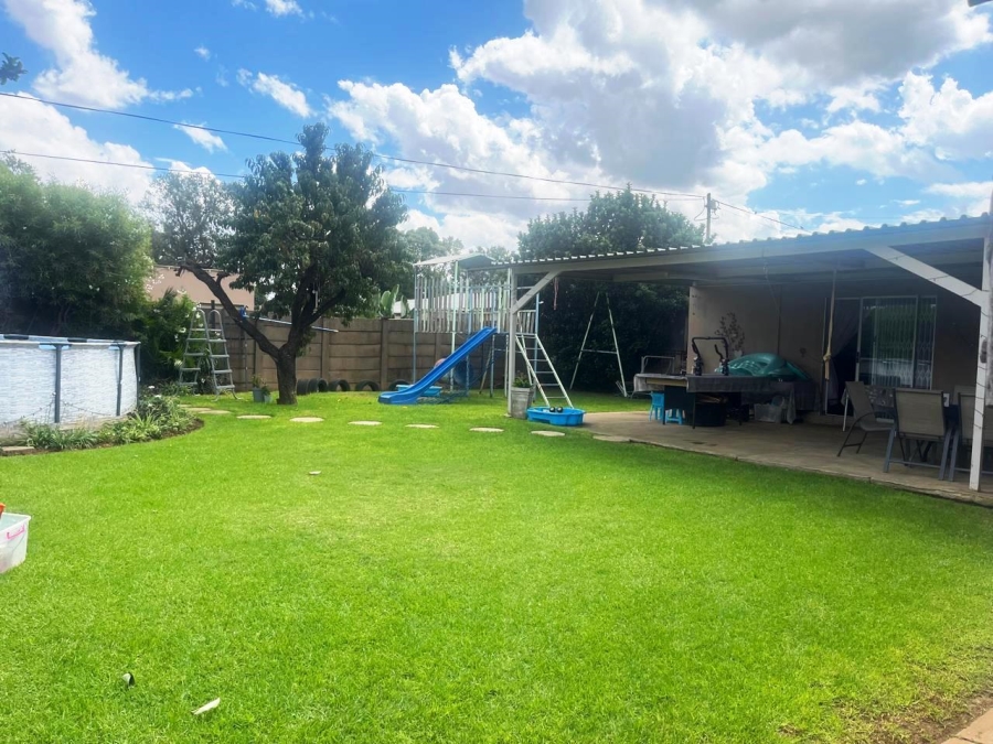 4 Bedroom Property for Sale in Sonland Park Gauteng