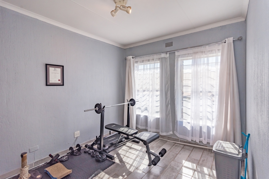 3 Bedroom Property for Sale in Fairland Gauteng