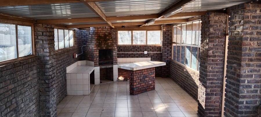3 Bedroom Property for Sale in Rensburg Gauteng