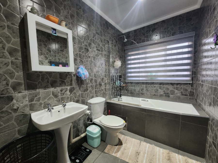 3 Bedroom Property for Sale in Three Rivers Gauteng