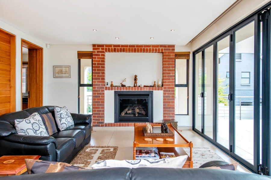 4 Bedroom Property for Sale in Waterfall Country Estate Gauteng