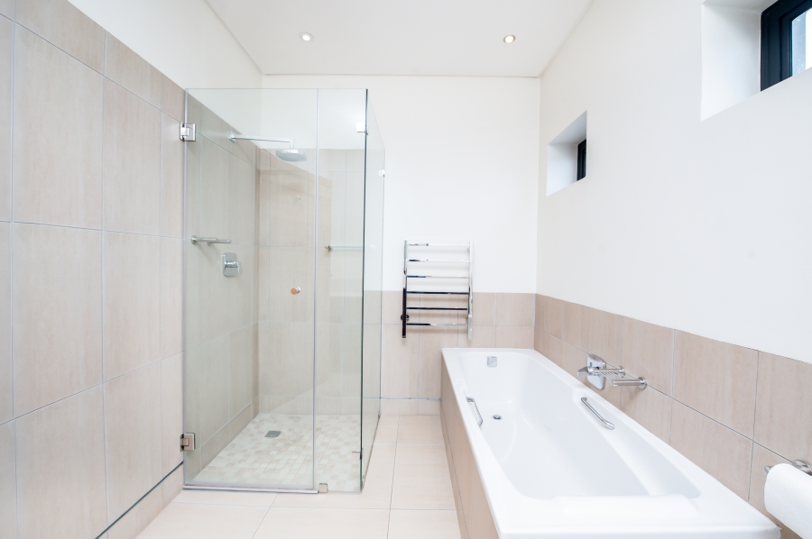 4 Bedroom Property for Sale in Waterfall Country Estate Gauteng