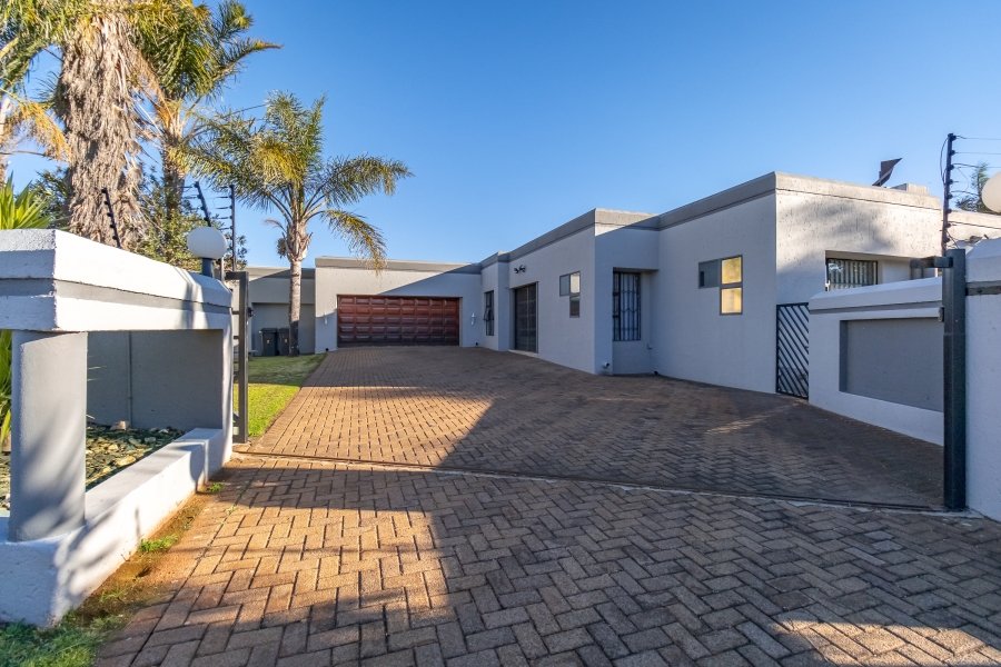 4 Bedroom Property for Sale in Noordkruin Gauteng