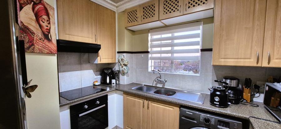 2 Bedroom Property for Sale in Die Hoewes Gauteng