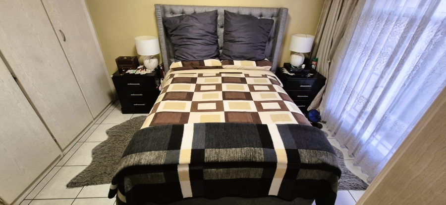 2 Bedroom Property for Sale in Die Hoewes Gauteng