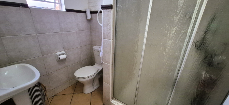 2 Bedroom Property for Sale in Die Hoewes Gauteng