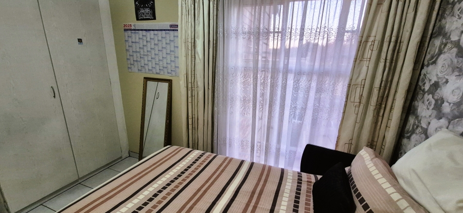2 Bedroom Property for Sale in Die Hoewes Gauteng