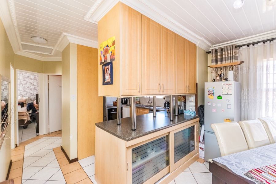 2 Bedroom Property for Sale in Die Hoewes Gauteng