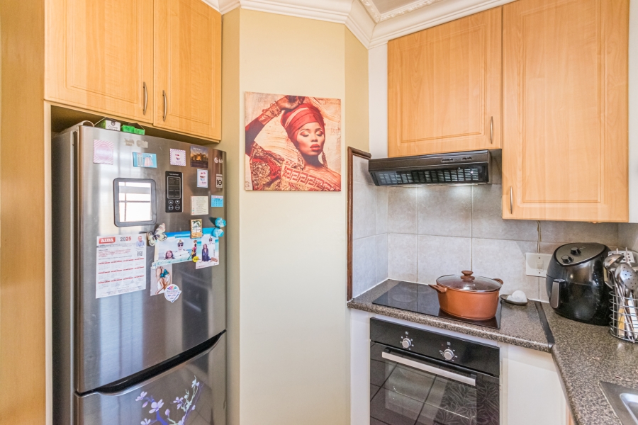 2 Bedroom Property for Sale in Die Hoewes Gauteng