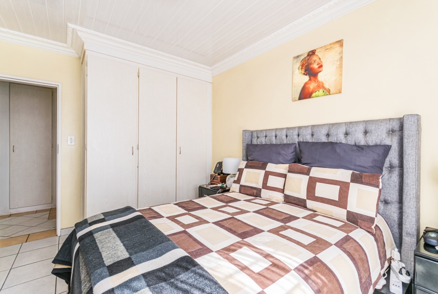 2 Bedroom Property for Sale in Die Hoewes Gauteng